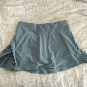 Lululemon tennis skirt size 4